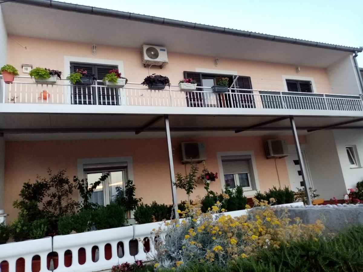 סנג' Apartment Lana מראה חיצוני תמונה