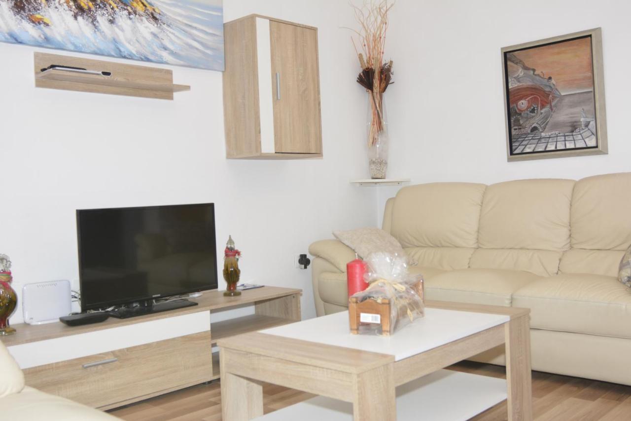 סנג' Apartment Lana מראה חיצוני תמונה
