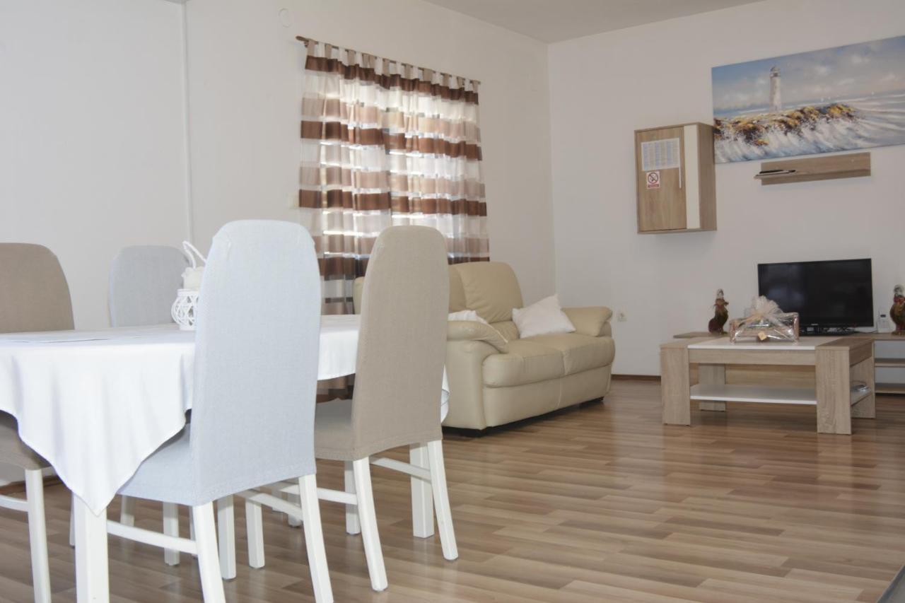 סנג' Apartment Lana מראה חיצוני תמונה